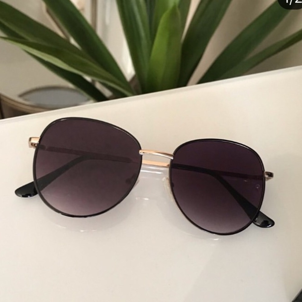 Round glasses ON HOLD